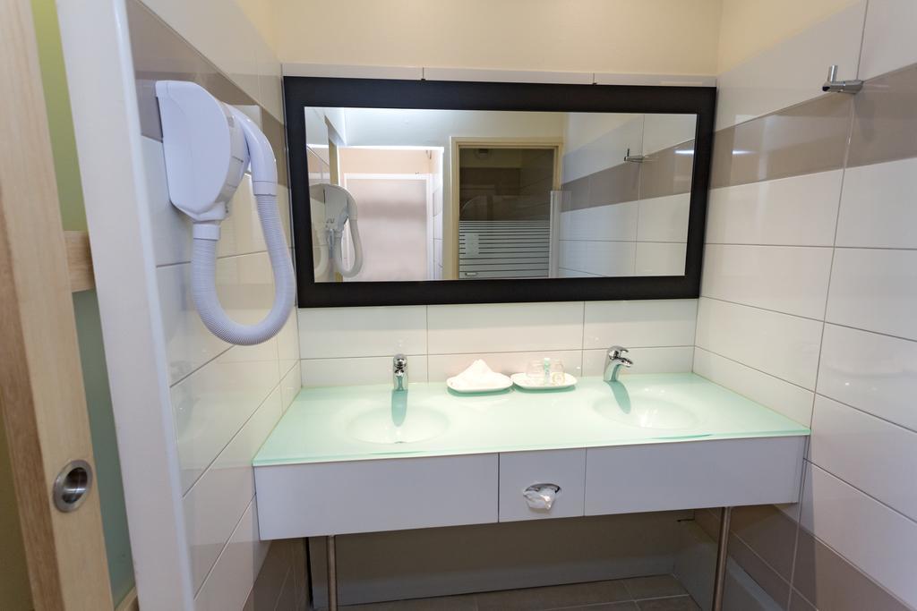Hotel Austral By Exsel Saint-Denis Room photo